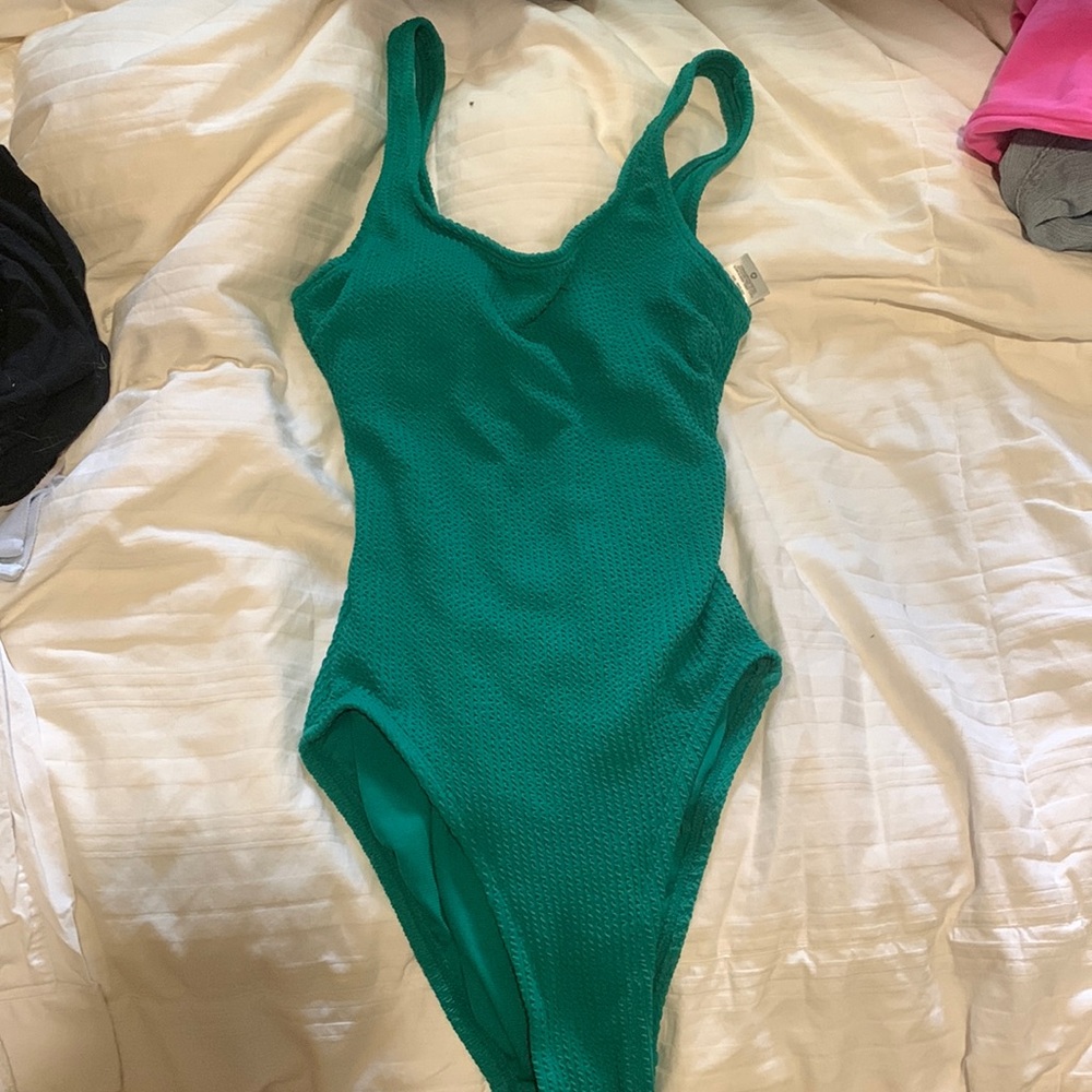 Time & Tru Green One Piece S (4-6)